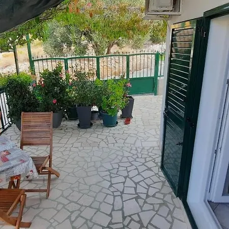 Nediljka Apartman Primosten