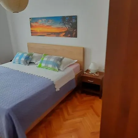 Apartment Nediljka Primosten