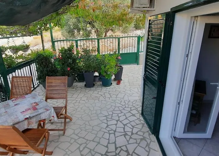 Nediljka アパート プリモシュテン