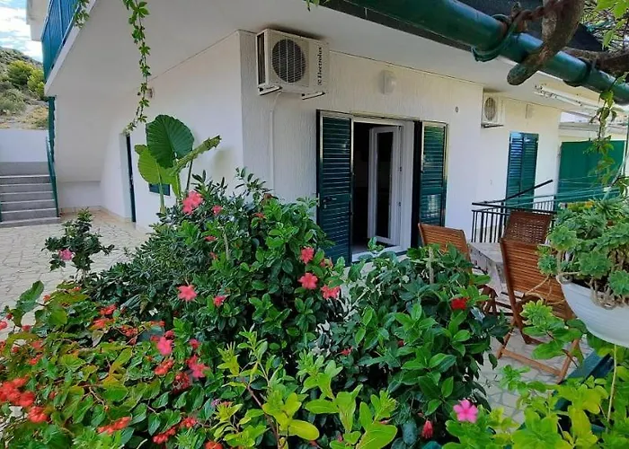 Nediljka Apartment Primosten