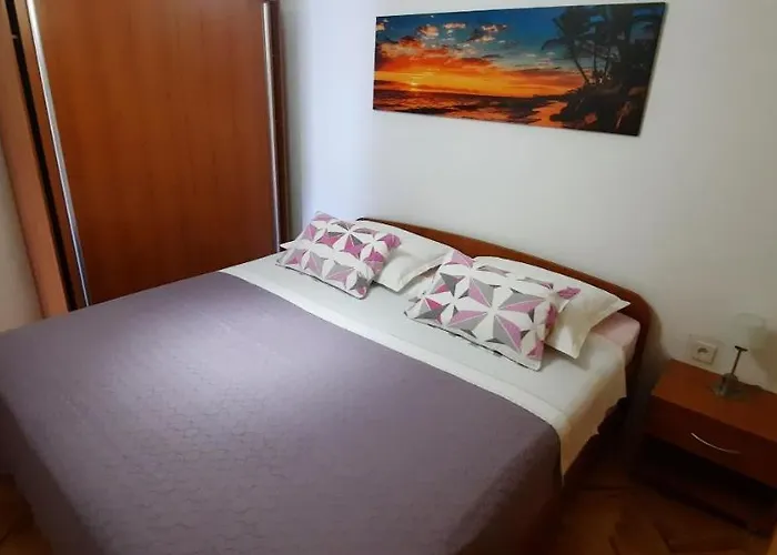 Apartment Nediljka Primošten