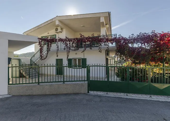 Nediljka アパート